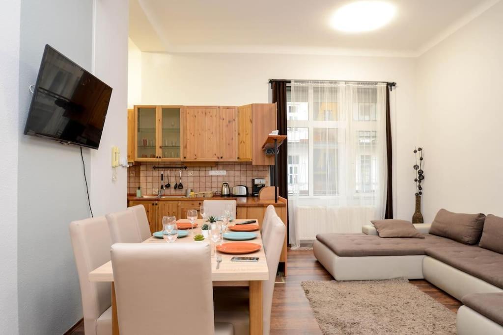 Famous Kiraly Street At Large 3Br 10Ppl @ Central Budapest Eksteriør bilde