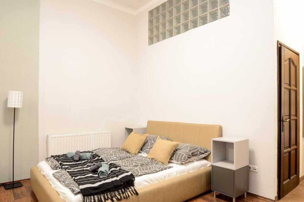 Famous Kiraly Street At Large 3Br 10Ppl @ Central Budapest Eksteriør bilde